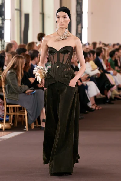Look 7